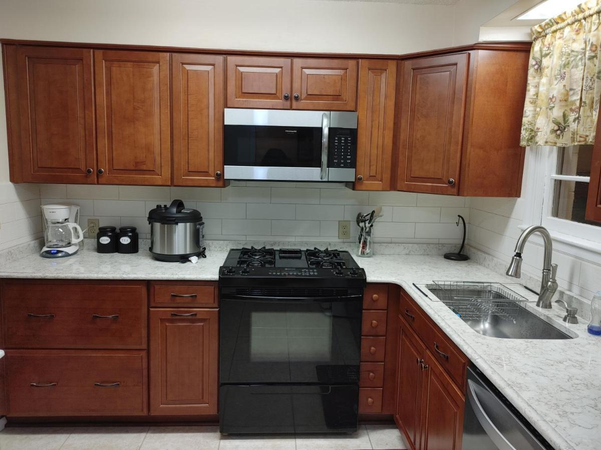 The Kind House Hosting, Low Monthly Rates, Traveling Nurses, Fletc, & Travelers! Brunswick Eksteriør bilde